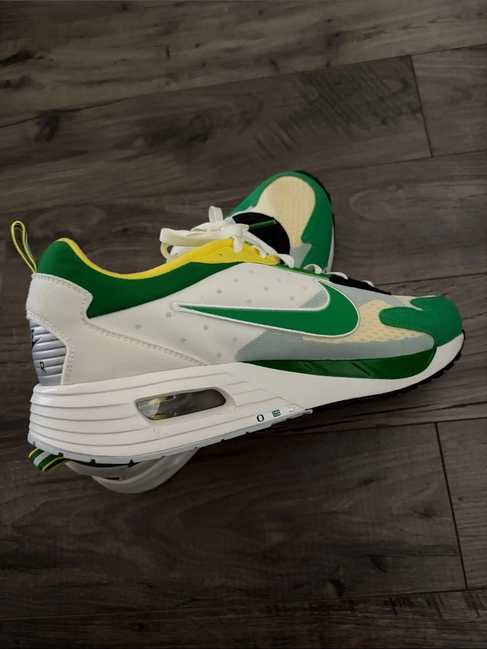 Nike Oregon Ducks Green, Yellow & White Athletic Sneakers